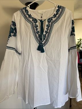 Talori White Embroidered Peasant Top with Teal Accents 100% Cotton
